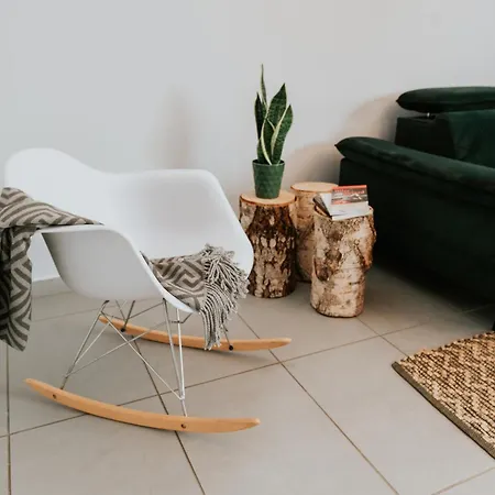 Apartment 66 C *