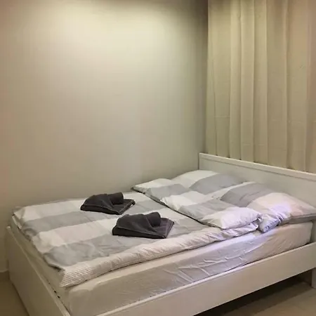 Apartment 66 C *